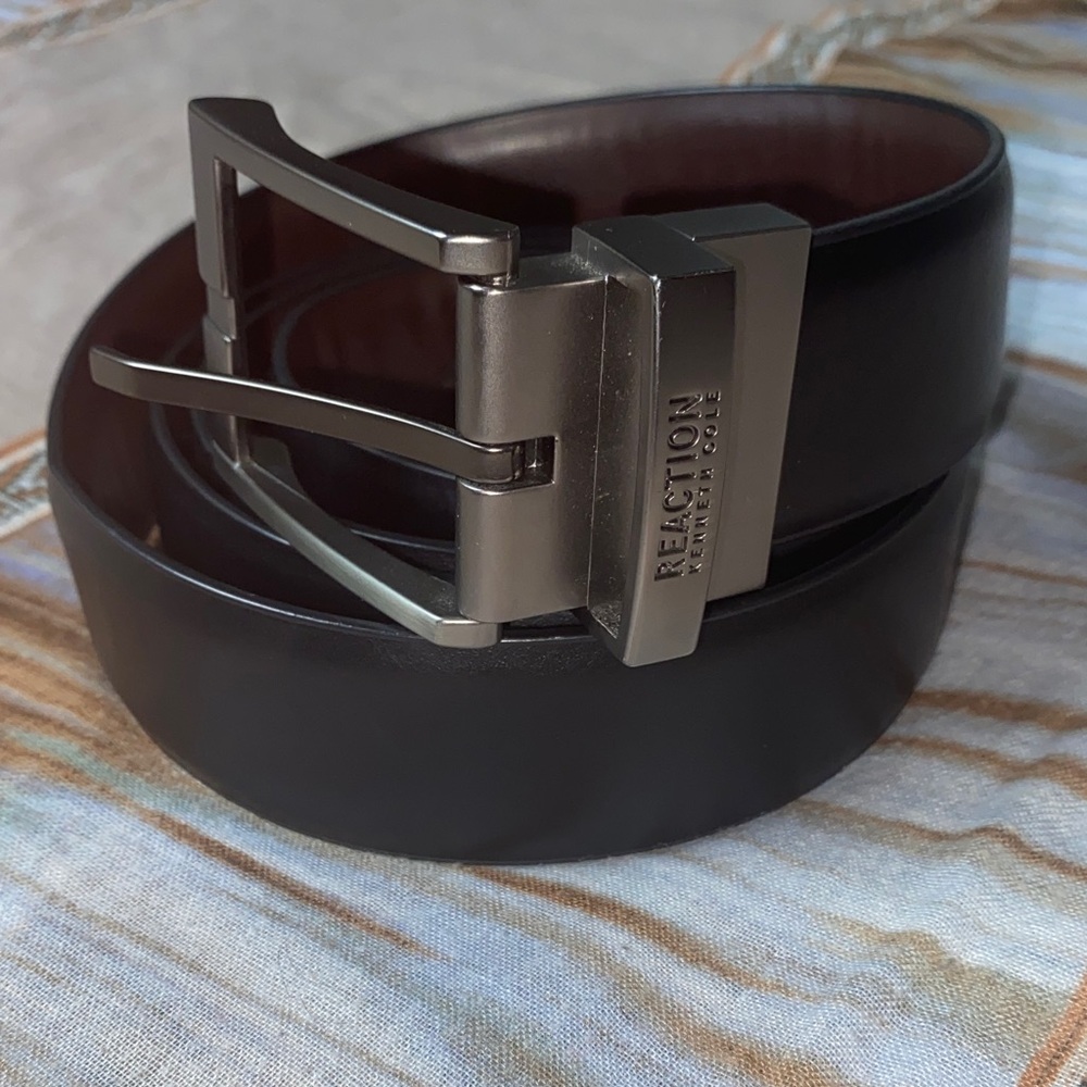 pre-loved Kenneth Cole Reaction Black &  Brown Synthetic Leather Belt